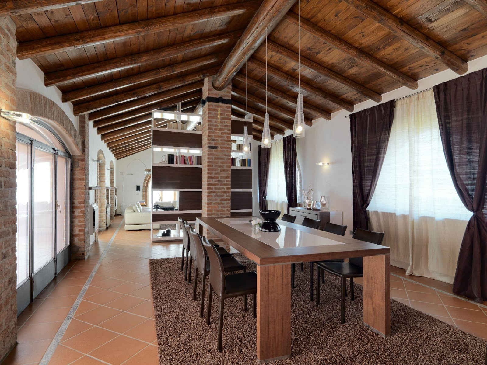 7 Interior Elements Buyers Look for in 2025 Luxury Residences